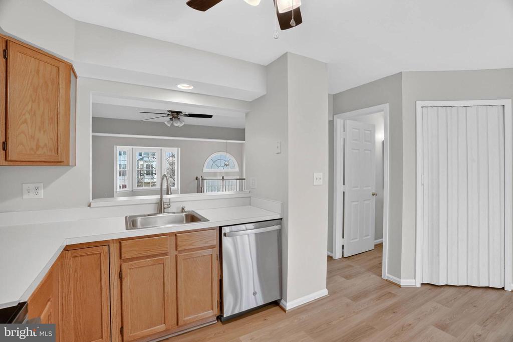 8608 WOODLAND MANOR DRIVE