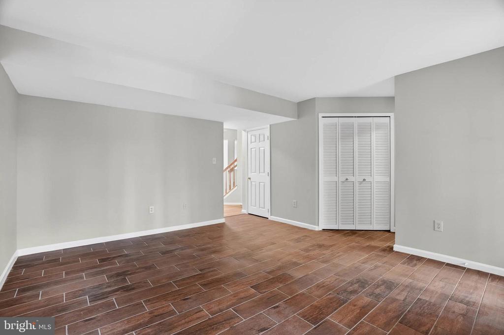 8608 WOODLAND MANOR DRIVE