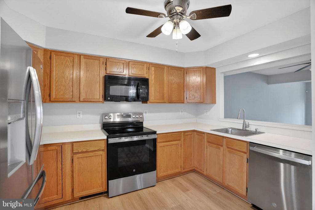 8608 WOODLAND MANOR DRIVE
