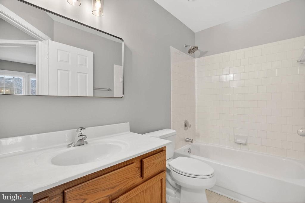 8608 WOODLAND MANOR DRIVE