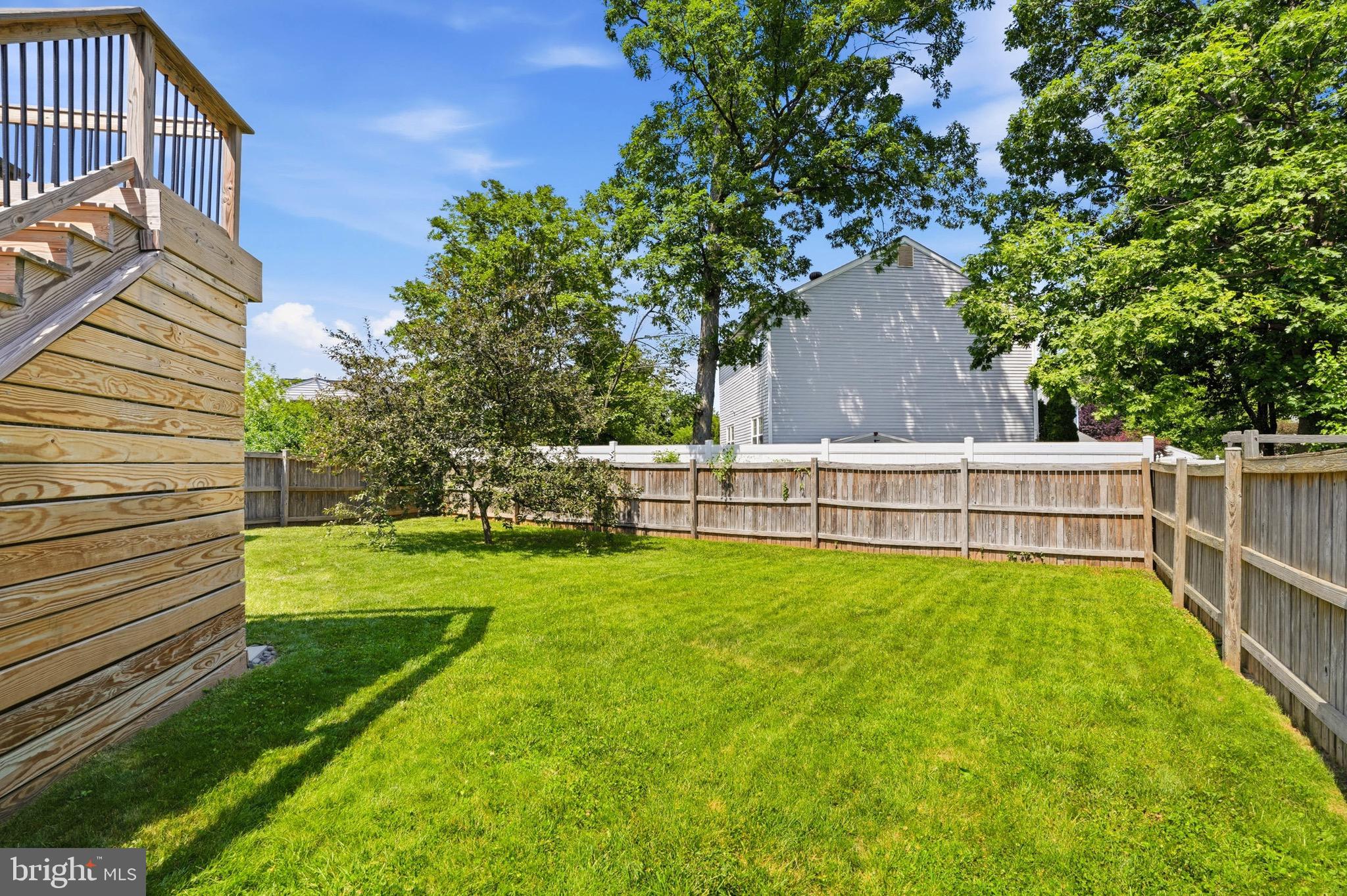 807 OAKWOOD ROAD