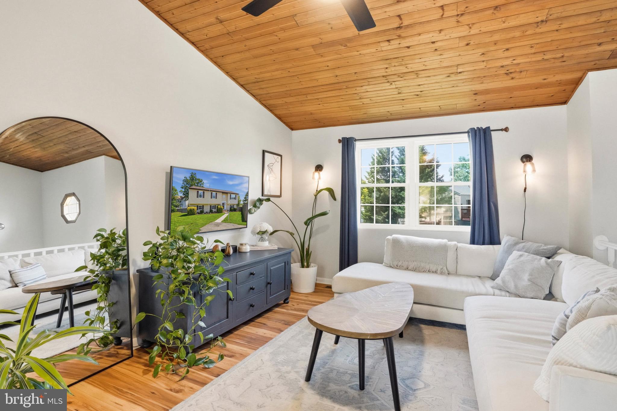 807 OAKWOOD ROAD