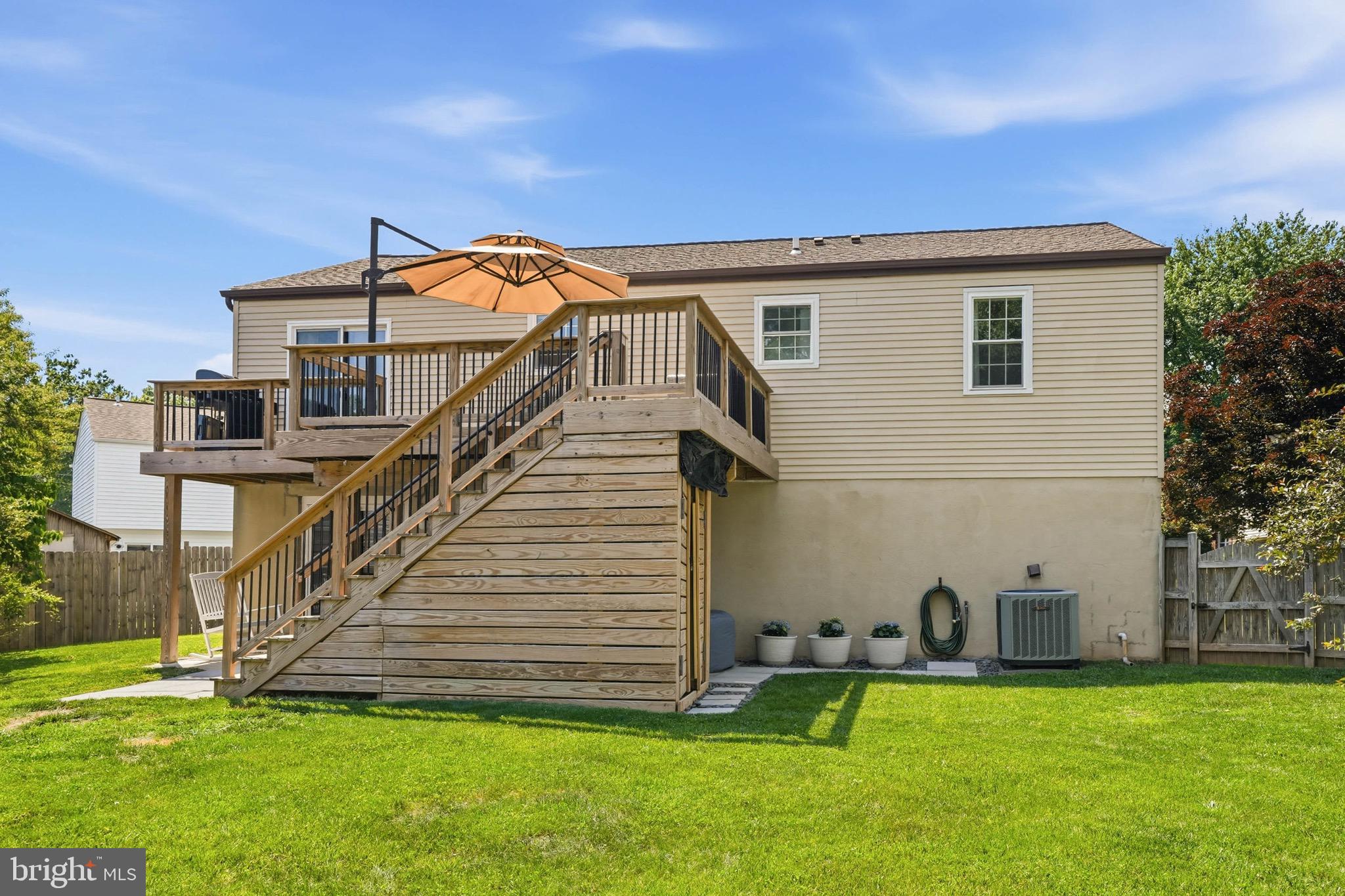 807 OAKWOOD ROAD