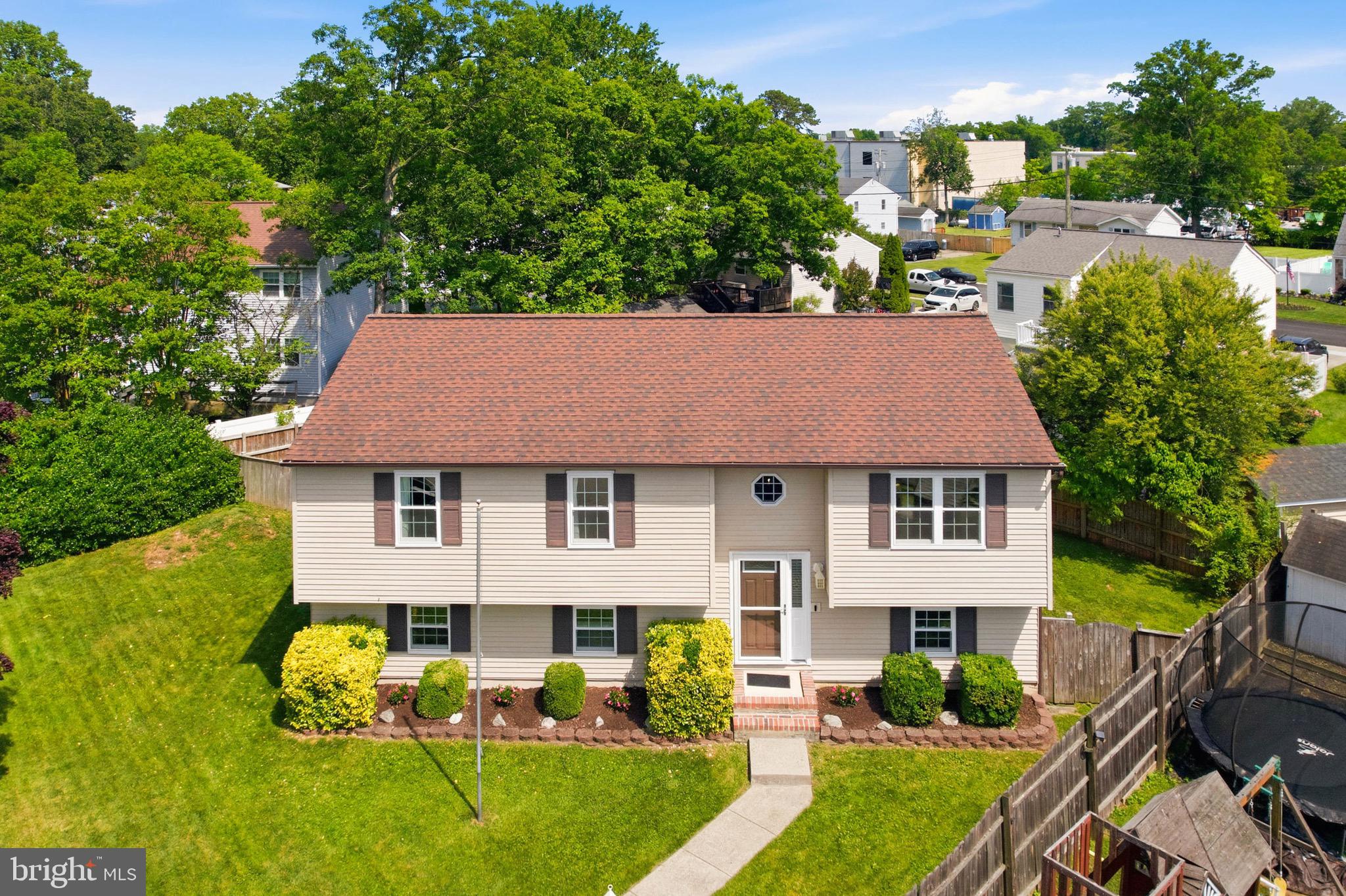 807 OAKWOOD ROAD
