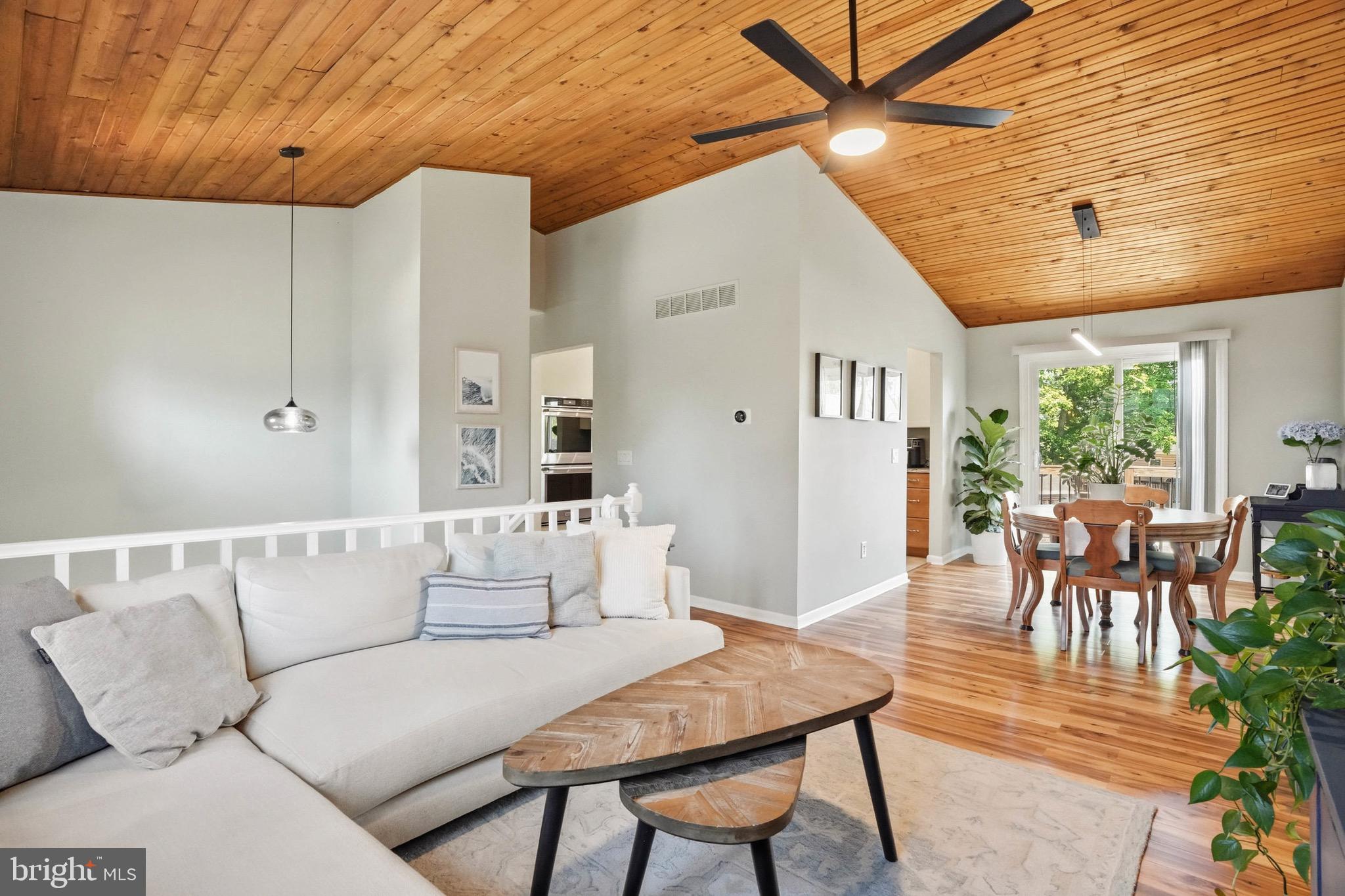 807 OAKWOOD ROAD