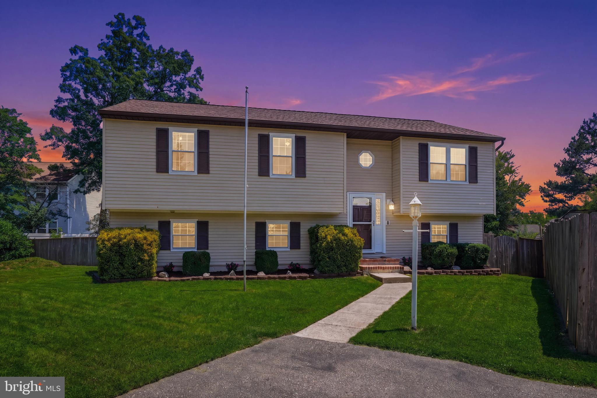 807 OAKWOOD ROAD