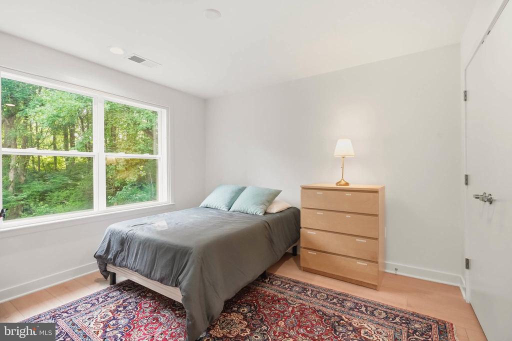 1392 BALTIMORE -ANNAPOLIS BOULEVARD