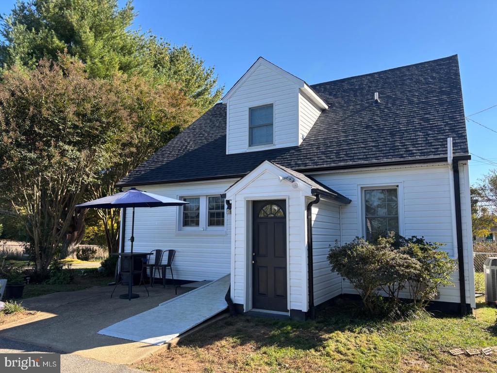32 POLLING HOUSE RD ROAD