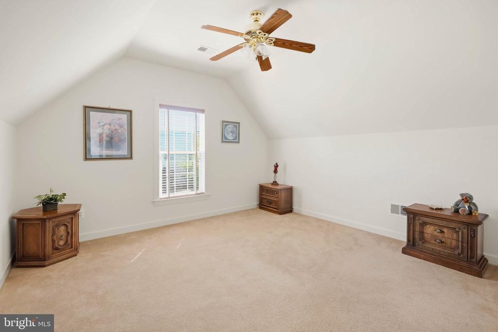 1212 WHETSTONE DRIVE