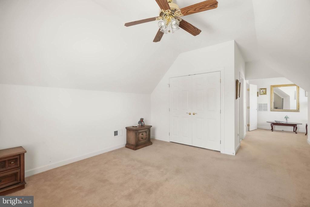 1212 WHETSTONE DRIVE