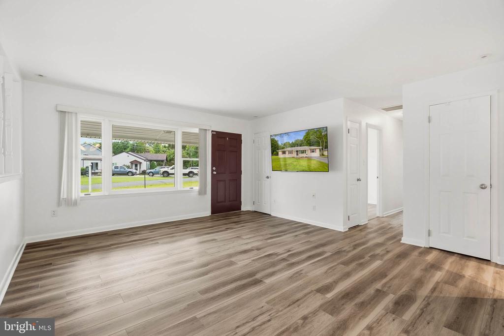 201 CEDAR LANE