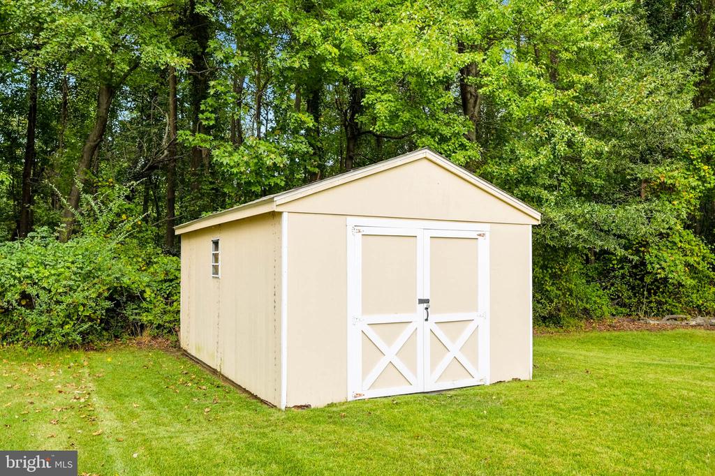 201 CEDAR LANE