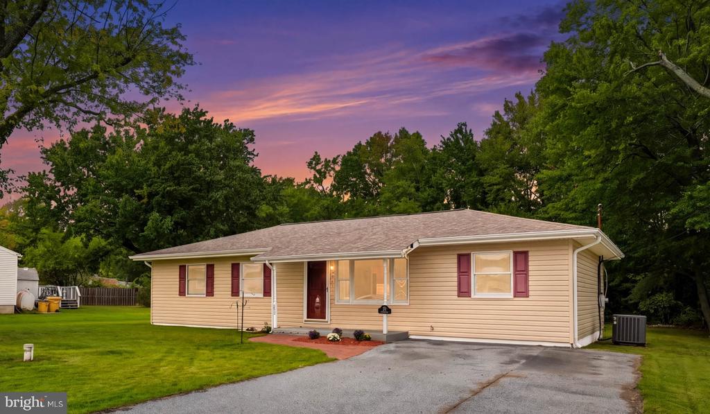 201 CEDAR LANE