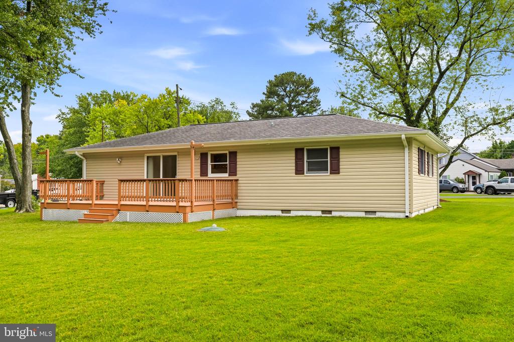 201 CEDAR LANE
