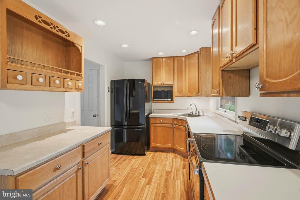 201 CEDAR LANE