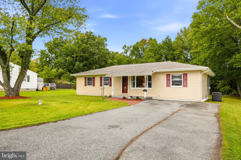 201 CEDAR LANE