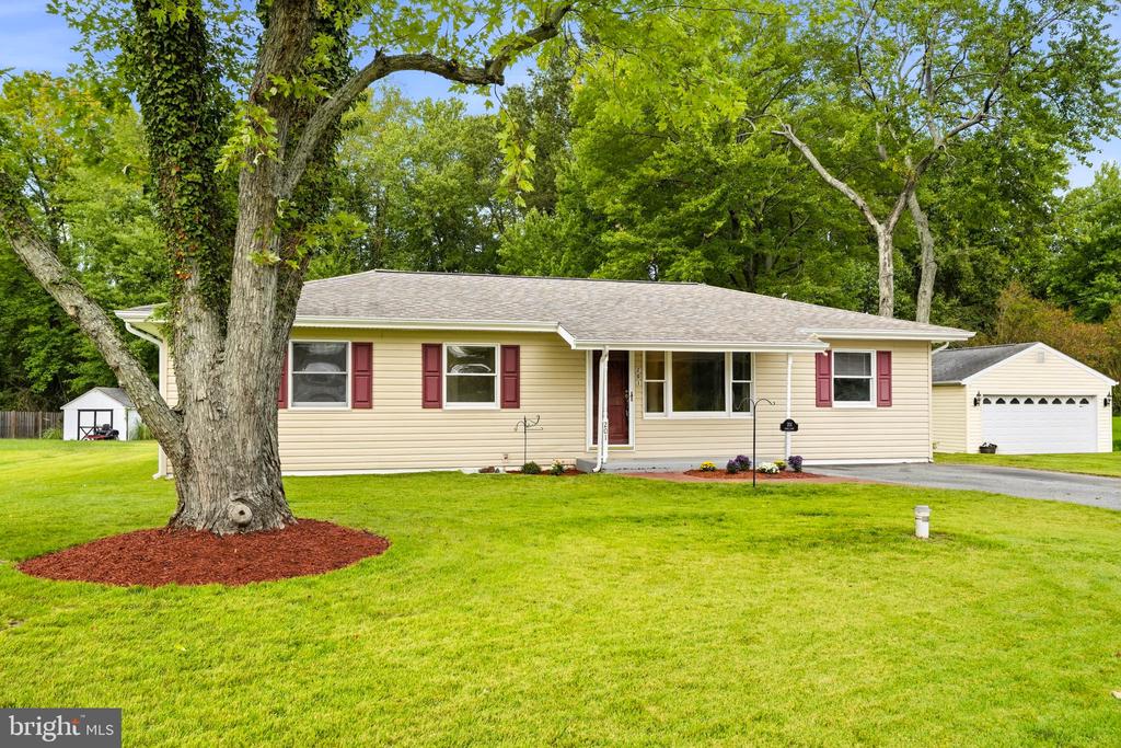 201 CEDAR LANE