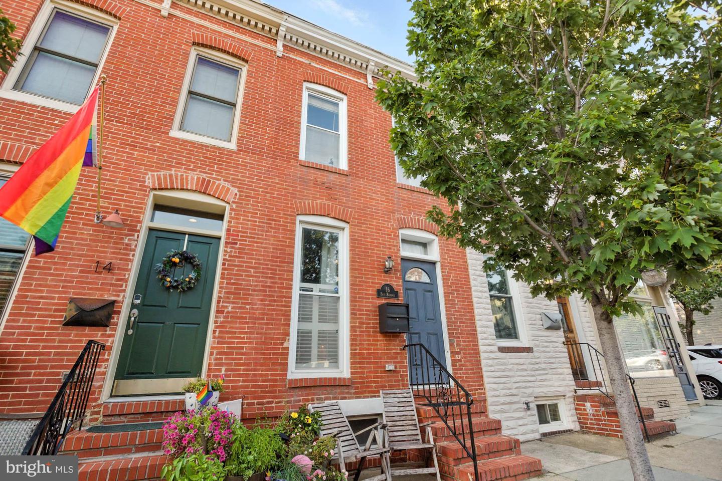 16 Randall St E