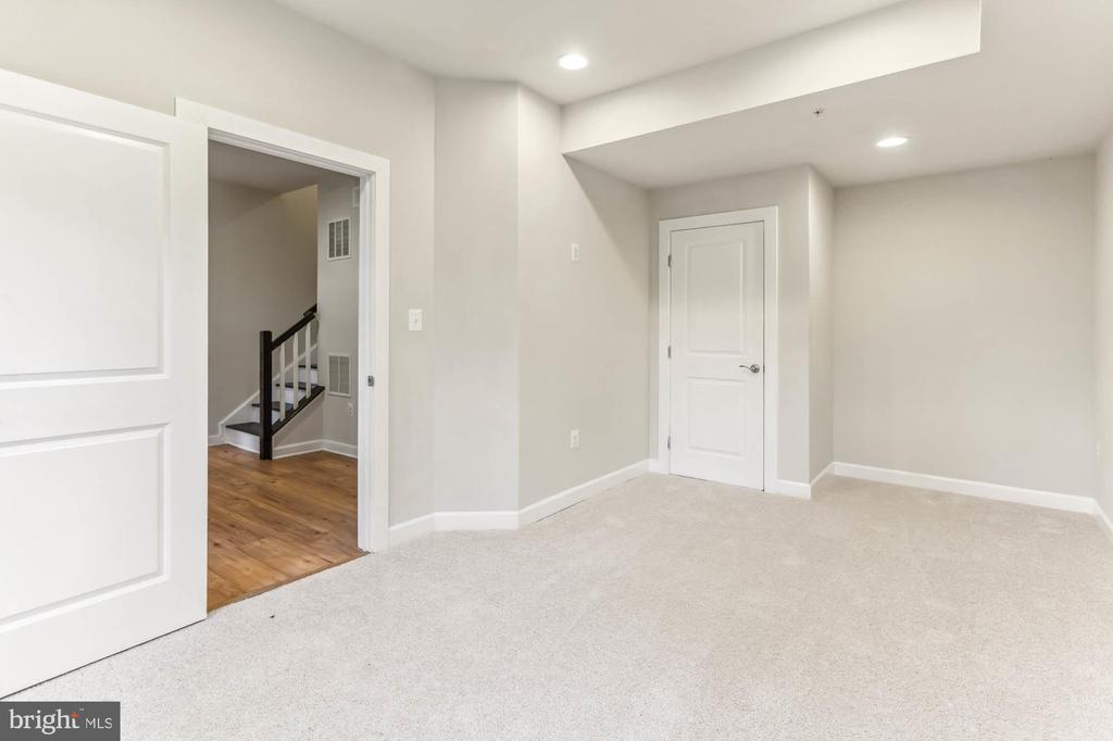 32 Wedge Way #11