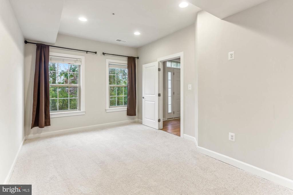 32 Wedge Way #11