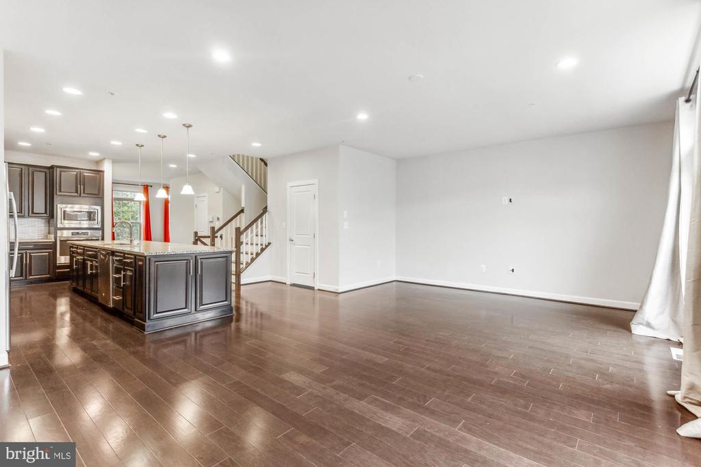 32 Wedge Way #11