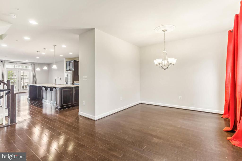 32 Wedge Way #11