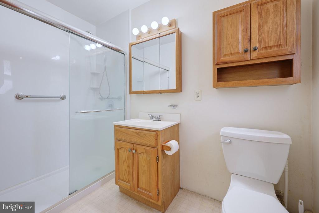 5807 Farmview Ave