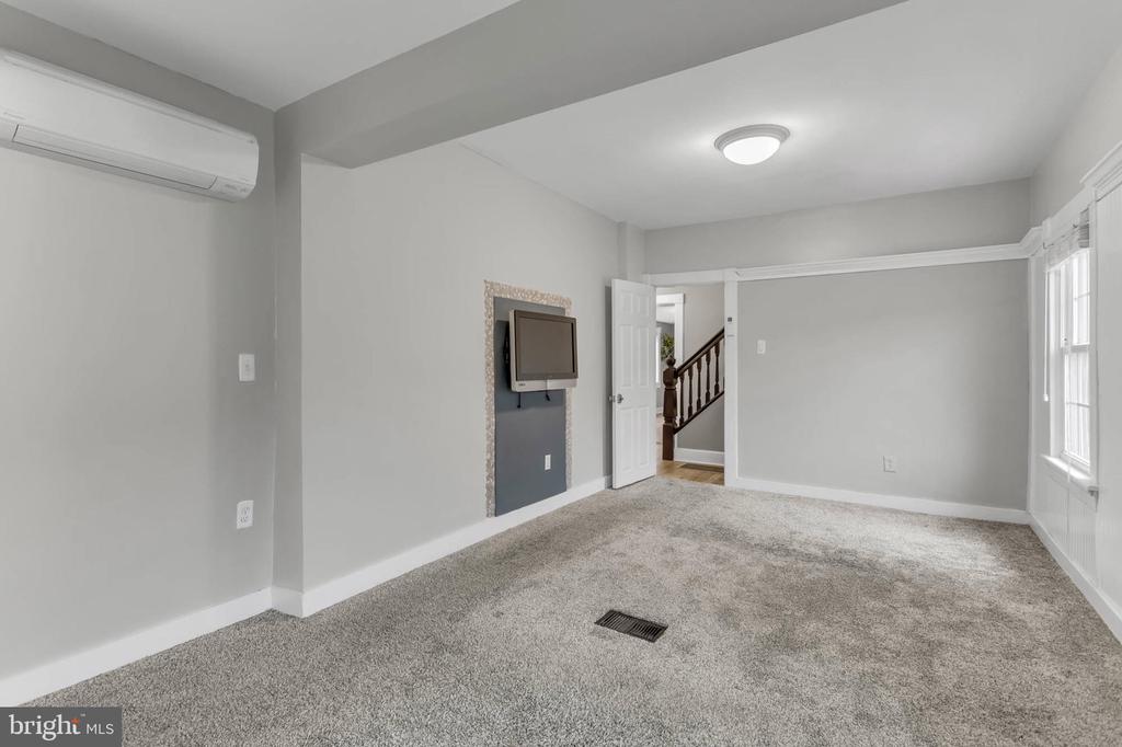 3201 Edrich Way