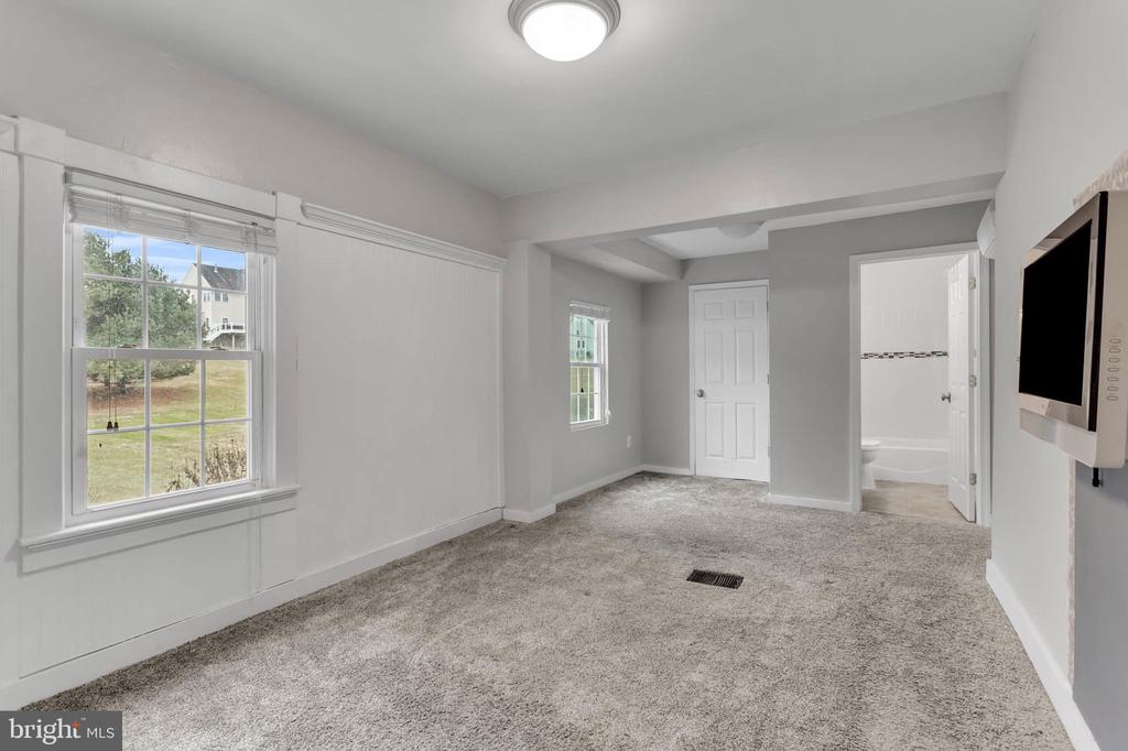 3201 Edrich Way