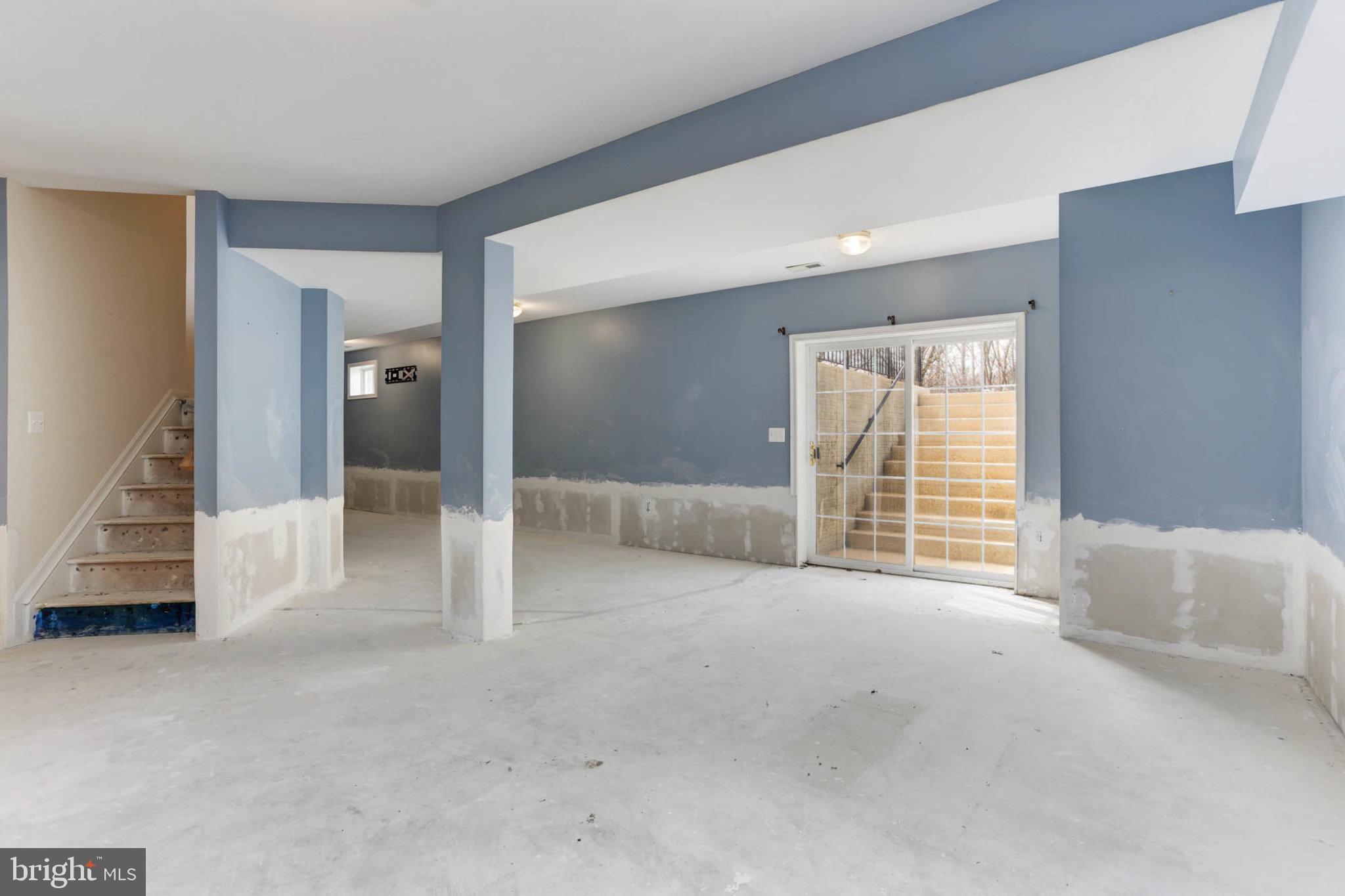 951 Fairwood Ln