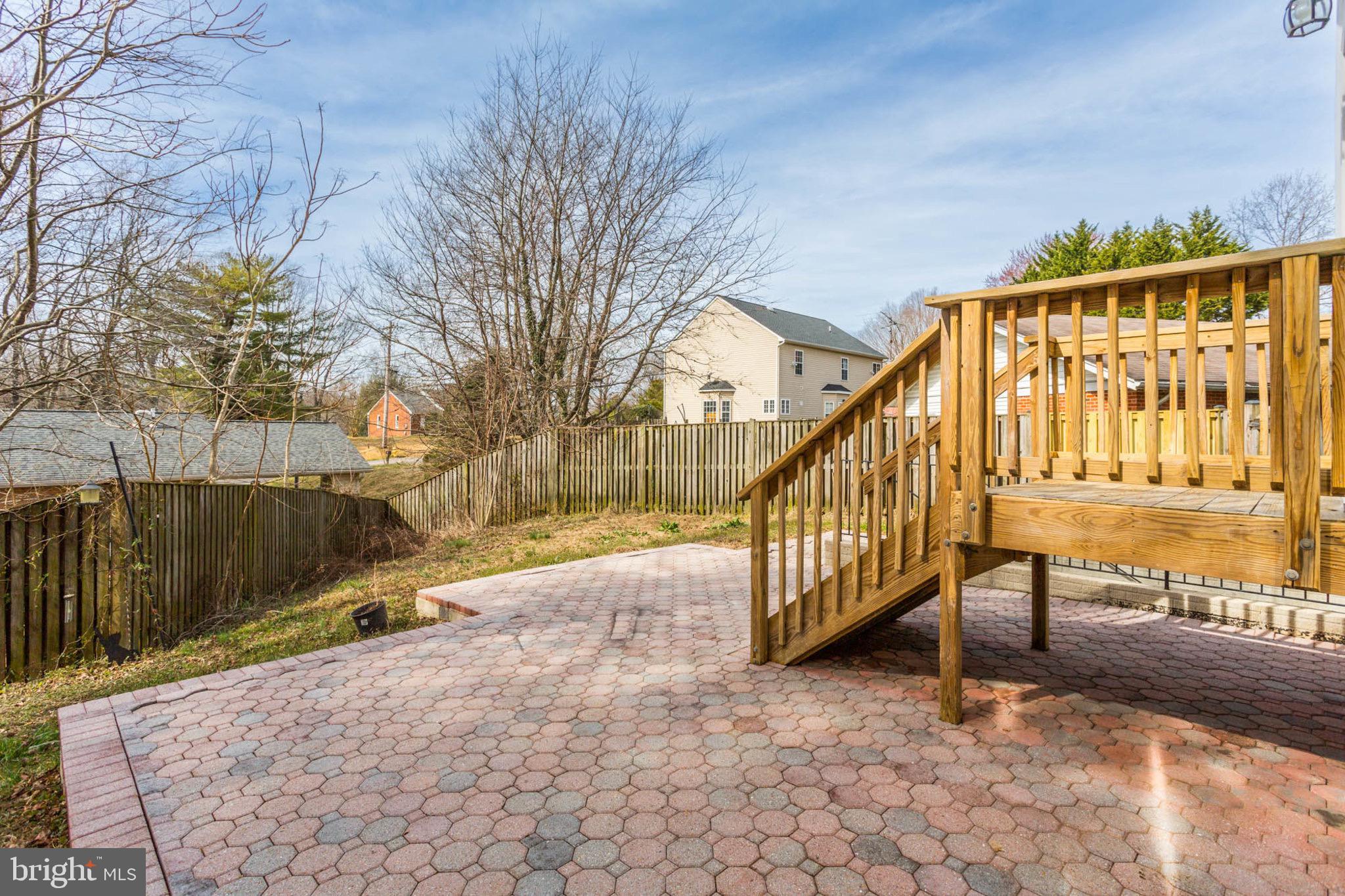 951 Fairwood Ln
