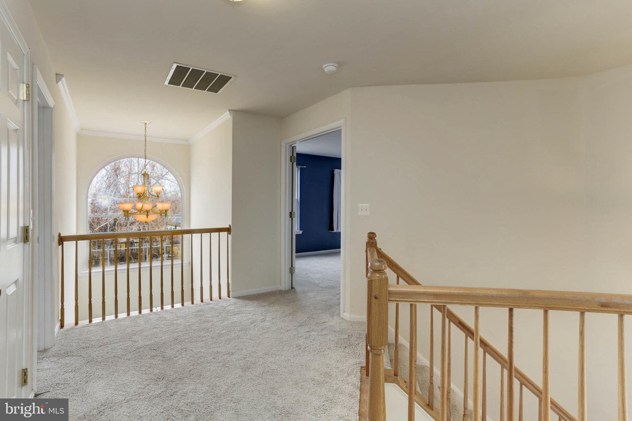 951 Fairwood Ln
