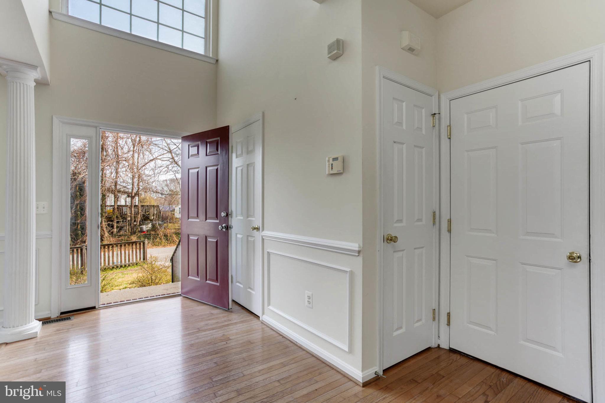 951 Fairwood Ln