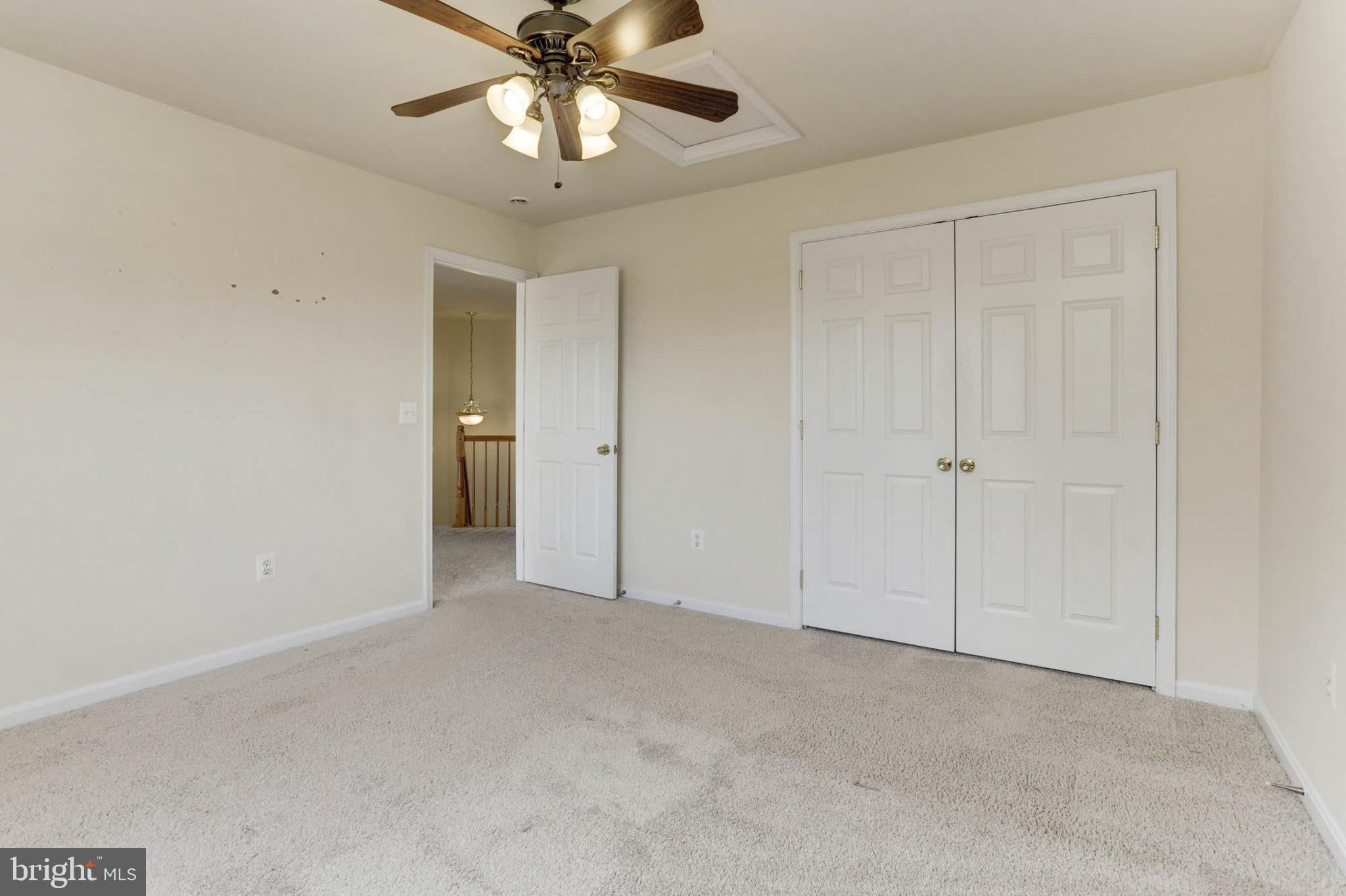 951 Fairwood Ln