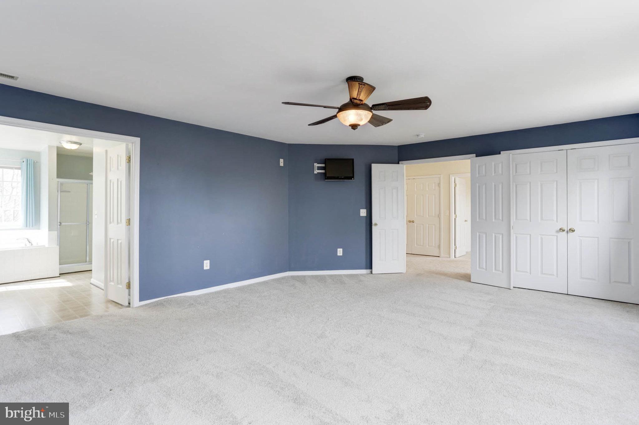 951 Fairwood Ln