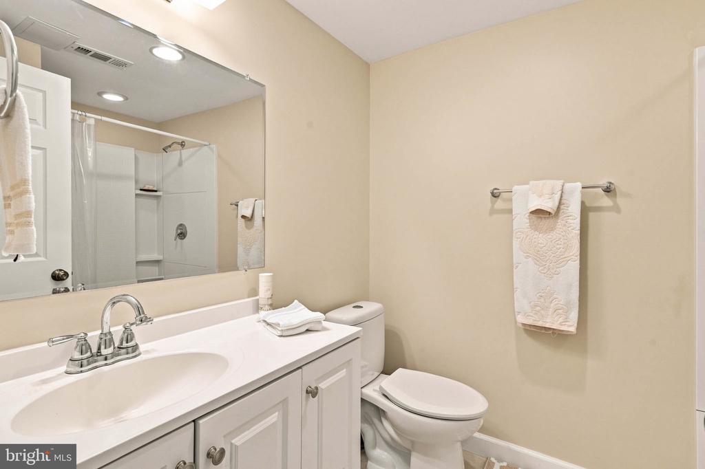 8609 SOLOMONS ISLAND ROAD