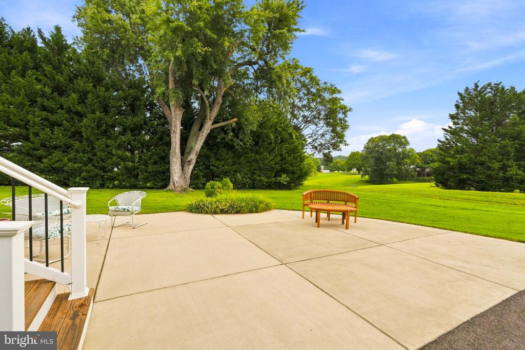 8609 SOLOMONS ISLAND ROAD