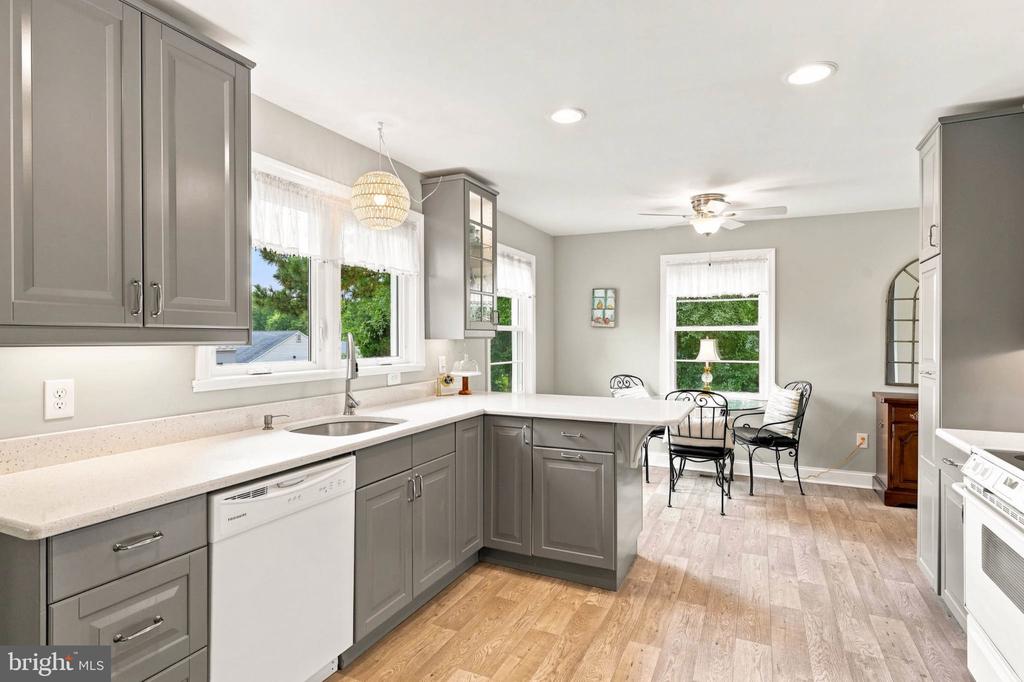 8609 SOLOMONS ISLAND ROAD