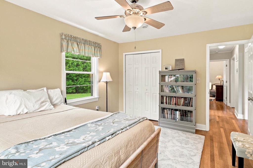 8609 SOLOMONS ISLAND ROAD