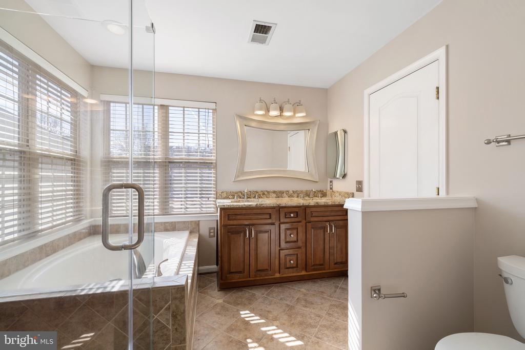 8830 Chiswick Ct