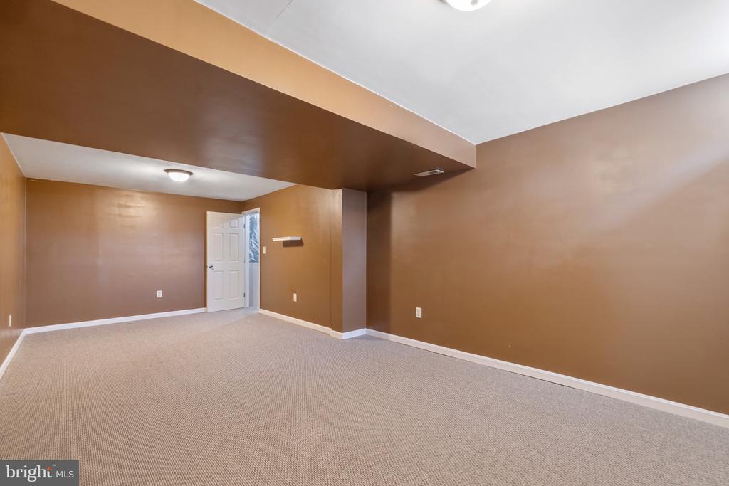 8830 Chiswick Ct