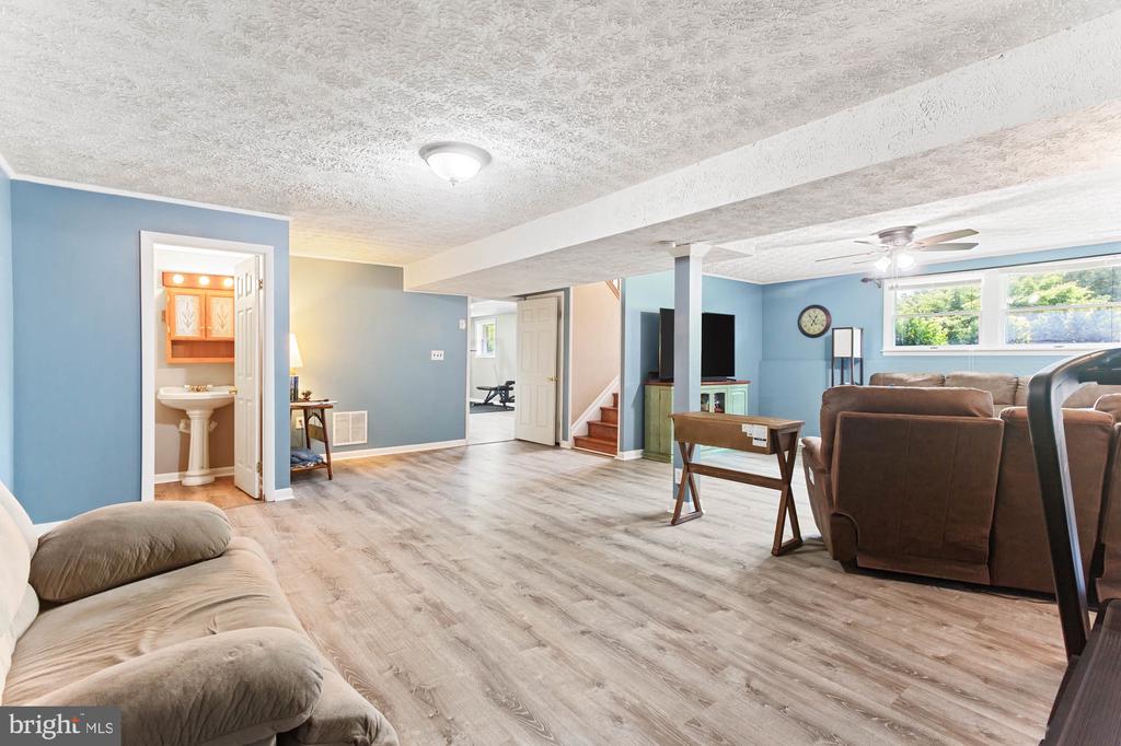 3988 Robin Hood Way