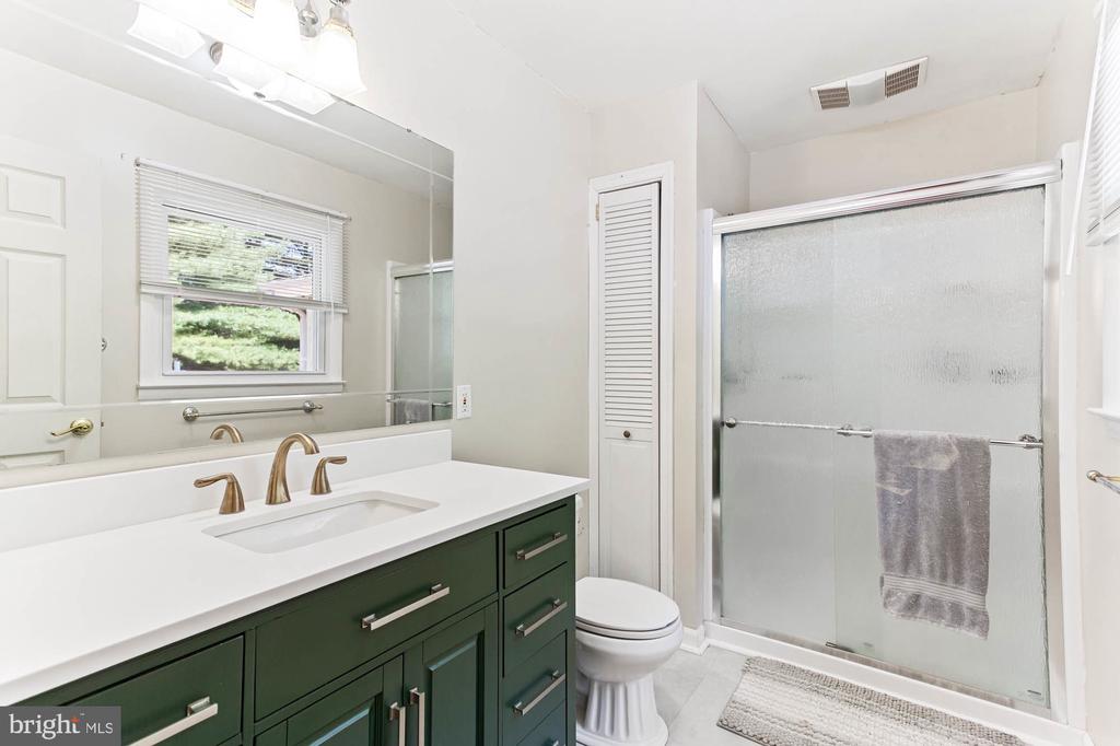 3988 Robin Hood Way