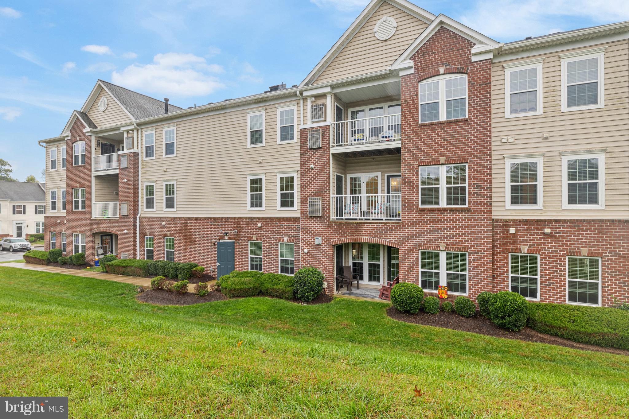 300 LOTHIAN WAY 202