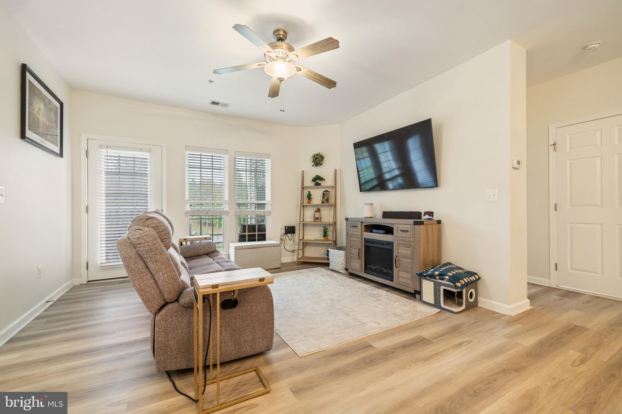 300 LOTHIAN WAY 202