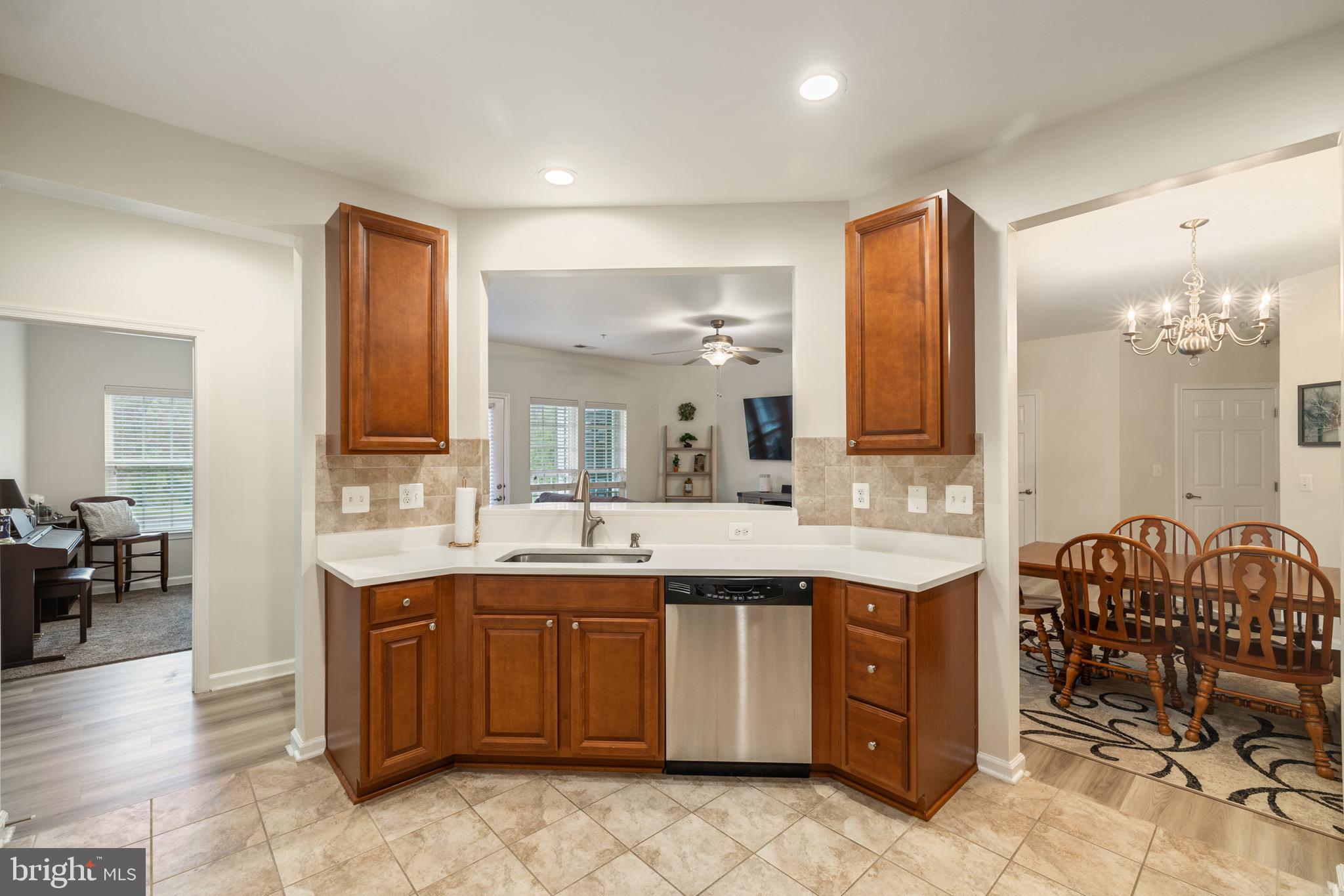 300 LOTHIAN WAY 202