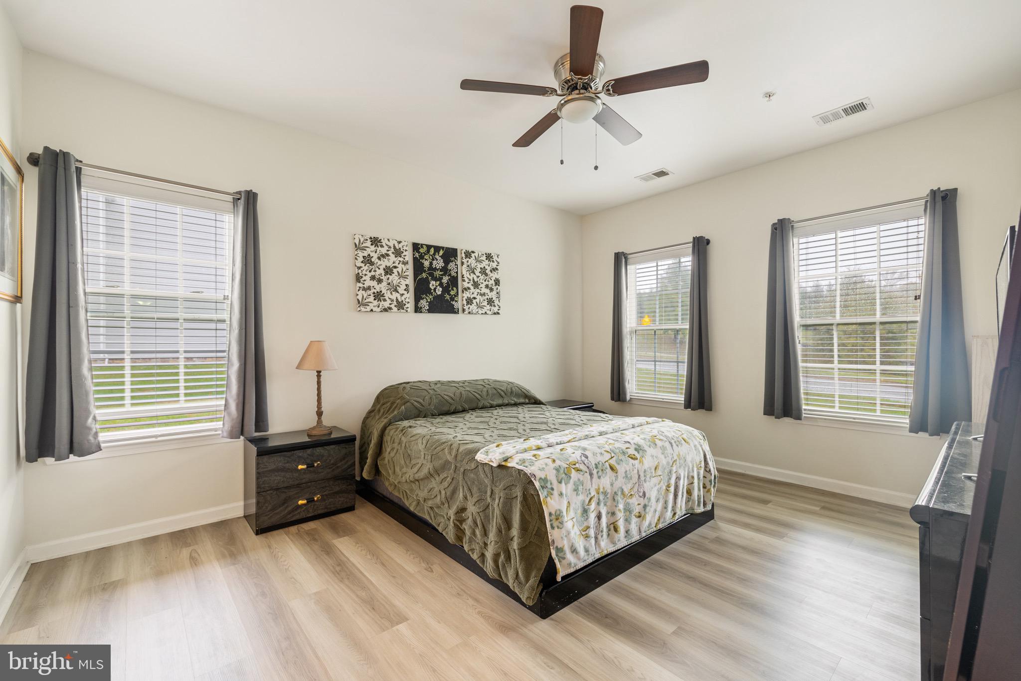 300 LOTHIAN WAY 202