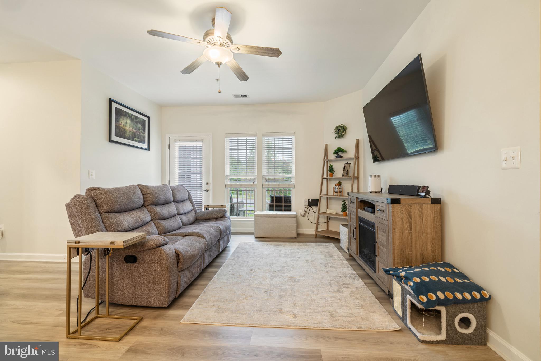 300 LOTHIAN WAY 202