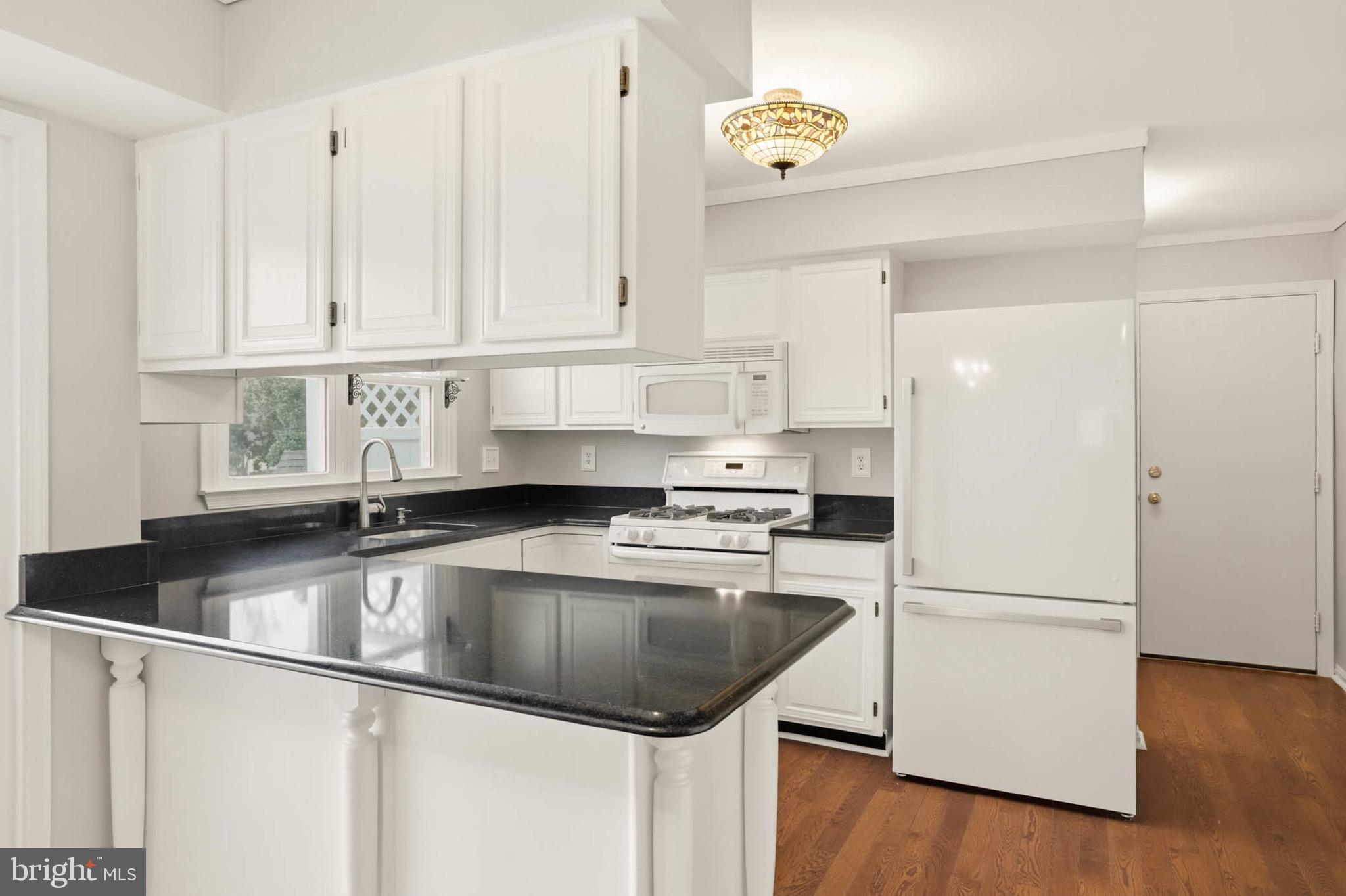 10218 RALEIGH TAVERN LANE