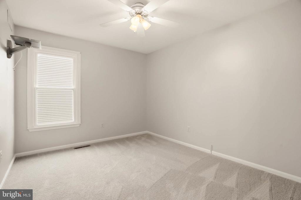 10218 RALEIGH TAVERN LANE
